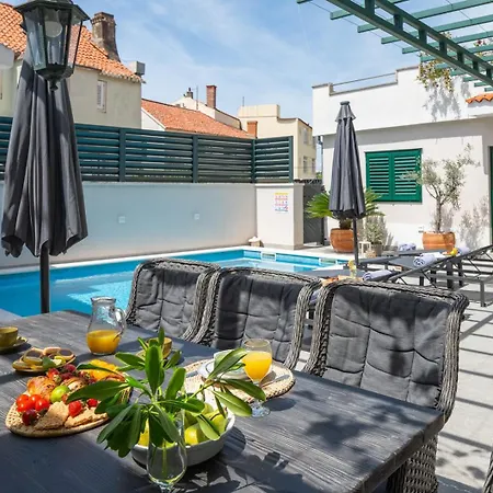 New Filipetti In Center, 4 En-suite Bedrooms Charming Stone House, Heated Private Pool, 600m From Villa
