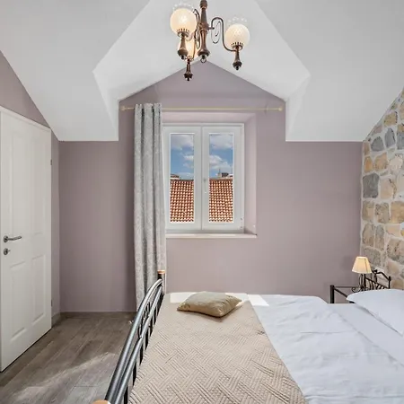 Filipetti In Center, 4 En-suite Bedrooms Charming Stone House, Heated Private Pool, 600m From Makarska