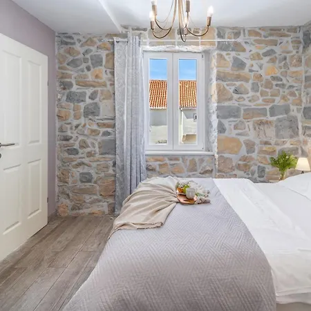 New Filipetti In Center, 4 En-suite Bedrooms Charming Stone House, Heated Private Pool, 600m From