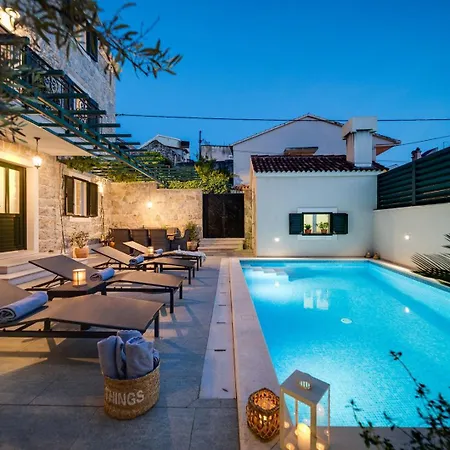 New Filipetti In Center, 4 En-suite Bedrooms Charming Stone House, Heated Private Pool, 600m From Villa
