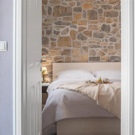New Filipetti In Center, 4 En-suite Bedrooms Charming Stone House, Heated Private Pool, 600m From Villa