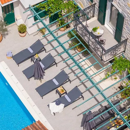 Villa New Filipetti In Center, 4 En-suite Bedrooms Charming Stone House, Heated Private Pool, 600m From Makarska