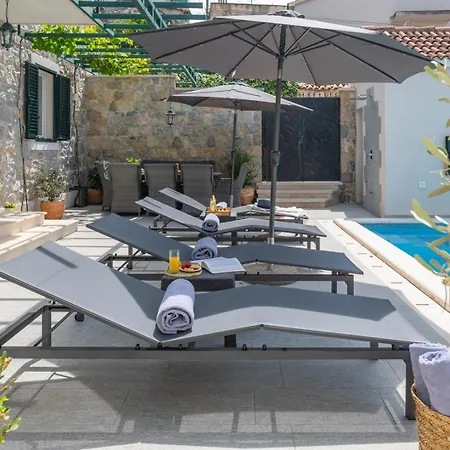 New Filipetti In Center, 4 En-suite Bedrooms Charming Stone House, Heated Private Pool, 600m From * Makarska