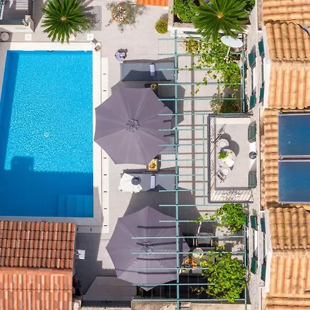 Filipetti In Center, 4 En-suite Bedrooms Charming Stone House, Heated Private Pool, 600m From Makarska