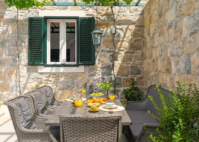 Filipetti In Center, 4 En-suite Bedrooms Charming Stone House, Heated Private Pool, 600m From Villa Makarska