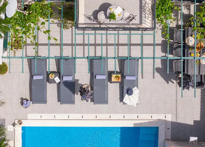 Filipetti In Center, 4 En-suite Bedrooms Charming Stone House, Heated Private Pool, 600m From Villa