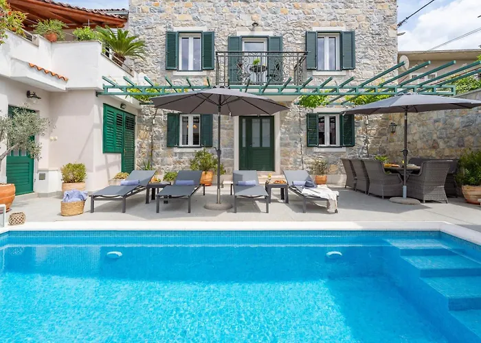 Villa Filipetti In Center, 4 En-suite Bedrooms Charming Stone House, Heated Private Pool, 600m From Makarska