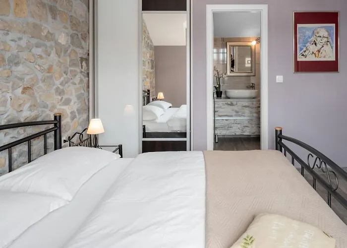 Villa Filipetti In Center, 4 En-suite Bedrooms Charming Stone House, Heated Private Pool, 600m From