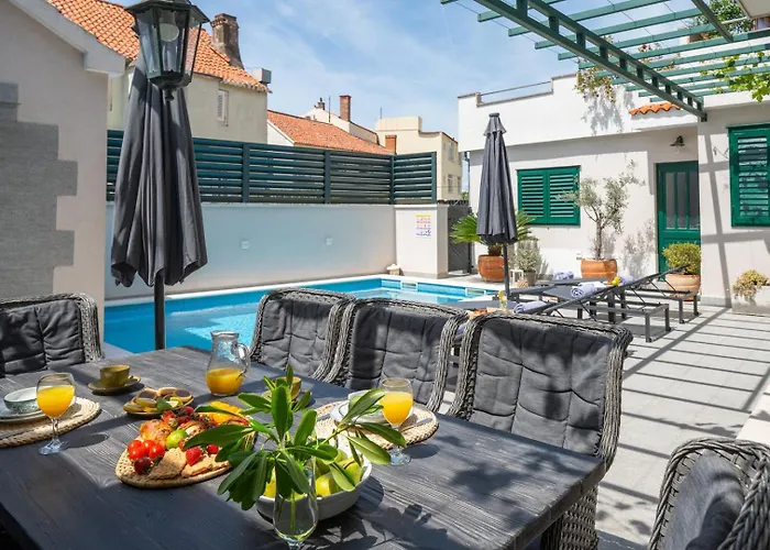 Filipetti In Center, 4 En-suite Bedrooms Charming Stone House, Heated Private Pool, 600m From Villa