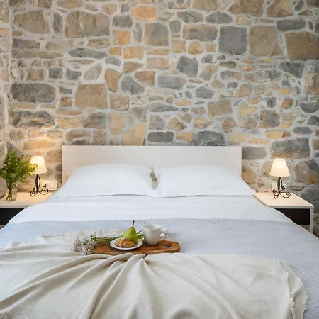 Filipetti In Center, 4 En-suite Bedrooms Charming Stone House, Heated Private Pool, 600m From Villa Makarska