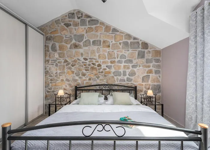 Filipetti In Center, 4 En-suite Bedrooms Charming Stone House, Heated Private Pool, 600m From Villa Makarska