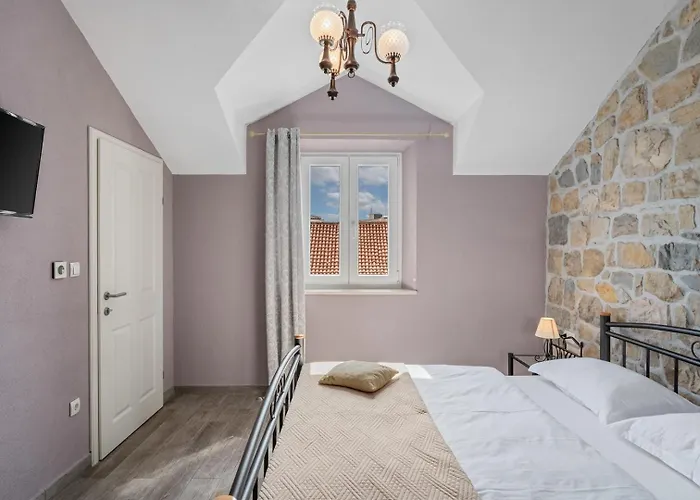 Filipetti In Center, 4 En-suite Bedrooms Charming Stone House, Heated Private Pool, 600m From Makarska