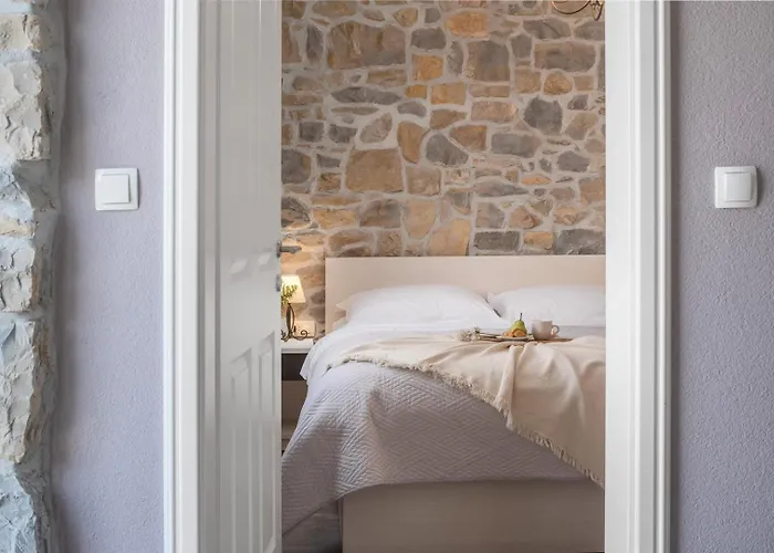 Filipetti In Center, 4 En-suite Bedrooms Charming Stone House, Heated Private Pool, 600m From Villa